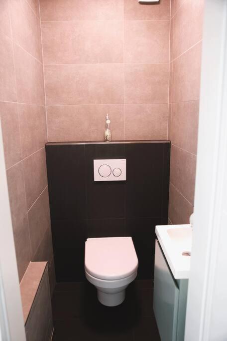 Charming Modern 2 Bedroom Apartment Alzingen Dış mekan fotoğraf